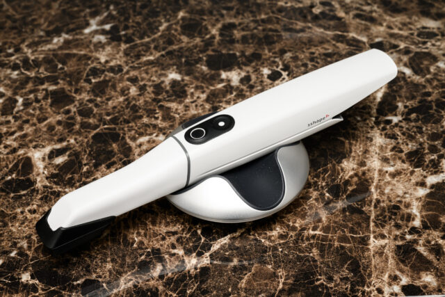 口腔内スキャナー